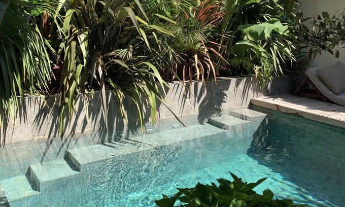 La Pointe Rouge House | Discover Riad Marseillais: Oceanfront Escape with Spa