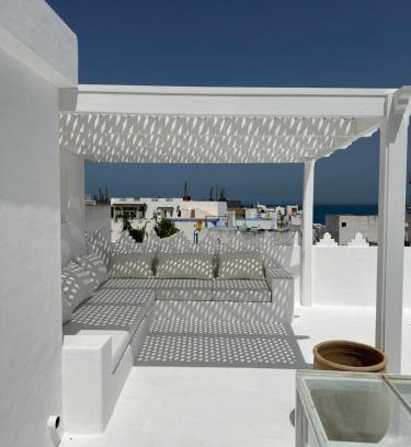 Medina House | Casa Olivia: Family-Friendly Retreat with Hot Tub Bliss