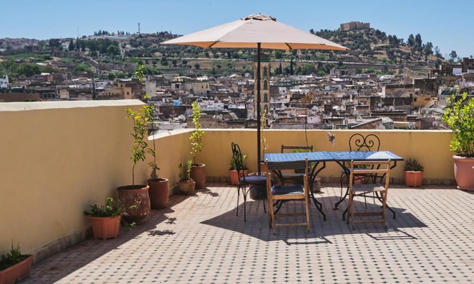 R'habet Zbib House | Inviting Riad Ranya: Oceanfront Stay with Breakfast Included