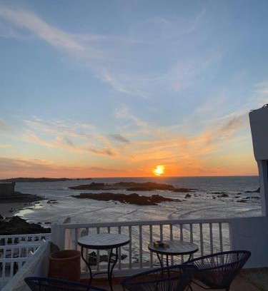 Kasbah Bed & Breakfast | Budget-Friendly Riad Zamrani: Pet & Child Friendly Stay