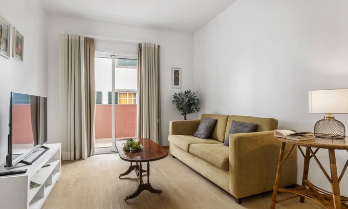 Se Apartment | Explore Ribeira das Casas Apt 2C with Top Guest Ratings