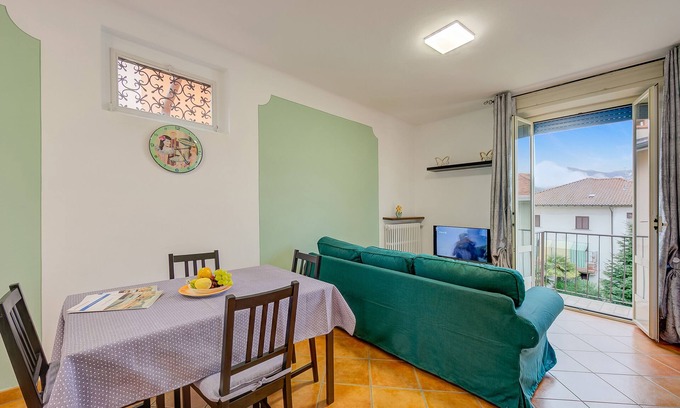 Stresa Apartment | Riccardo House: Family-Friendly Retreat Near Lake Stresa