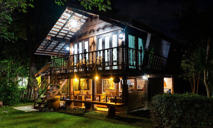 Hang Dong House | Cozy Rice Barn and Rooms: Guest Rated 9/10 with Pool Access