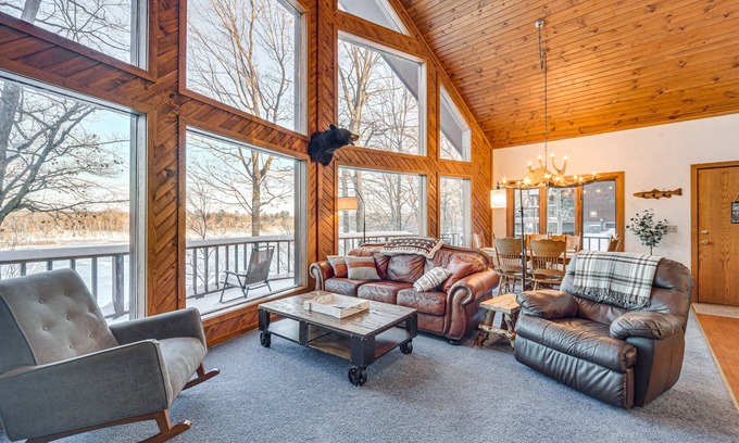 Mikana Cabin | Unforgettable Rice Lake Cabin Retreat with Spa & Lake Access