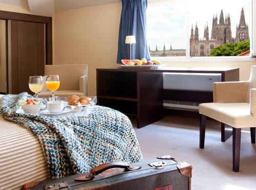 Burgos Hotel | Elegant Palacio de los Blasones Suites with Family Amenities