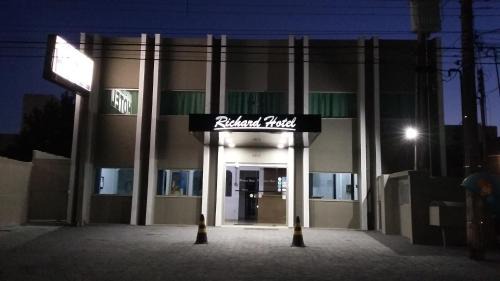 Porto Velho Hotel | Discover Richard Hotel: Wheelchair Accessible & Family-Friendly