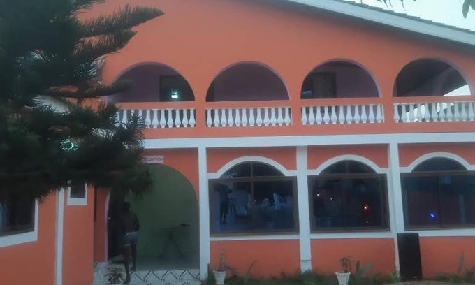 Ngleshi Amanfro House | Pet-Friendly Comfort at Richiferry Guest House