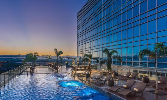 Iloilo Hotel | Discover Richmonde Hotel Iloilo: 4-Star Comfort Awaits
