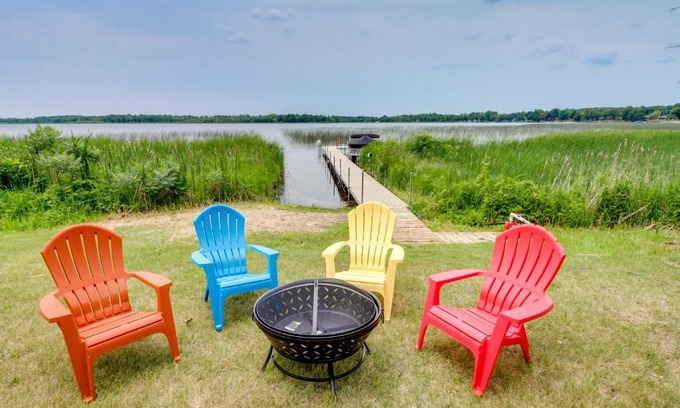 Richville Apartment | Richville Vacation Rental with Fire Pit and Ocean View