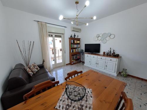Palermo Apartment | Ricky House: Family-Friendly 4-Star Retreat with Top Reviews
