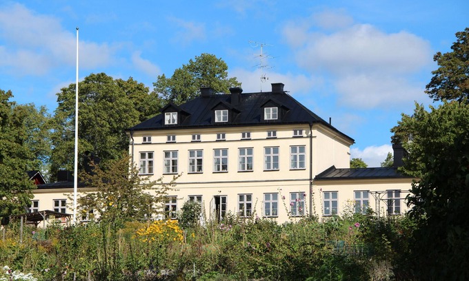 Hasselby Hotel | Riddersviks Herrgård: Family-Friendly Stay with Pool & Dining