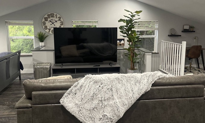 Bellingham Apartment | Explore Bellingham: Cozy Apartment by Galbraith Mountain