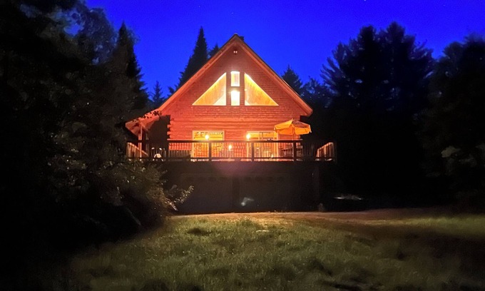 Stark Cabin | Relax at a Cozy Trailsides Cabin with Private Pond Access