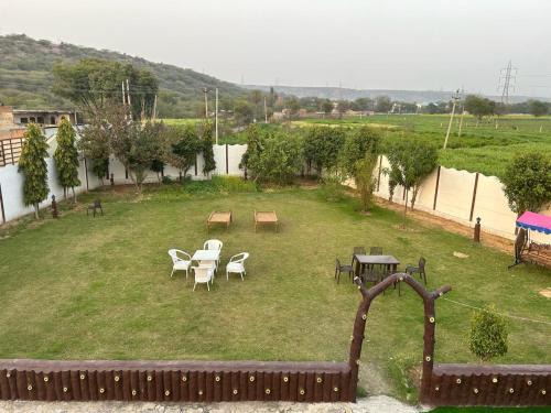 Faridabad House | Relax at Ridge Heaven Farm: Pet-Friendly Retreat with Pool