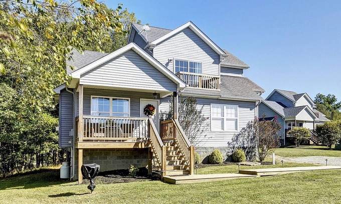 Taylorsville House | Ridge Retreat 42: Top-Rated Escape with Hot Tub & Lake View