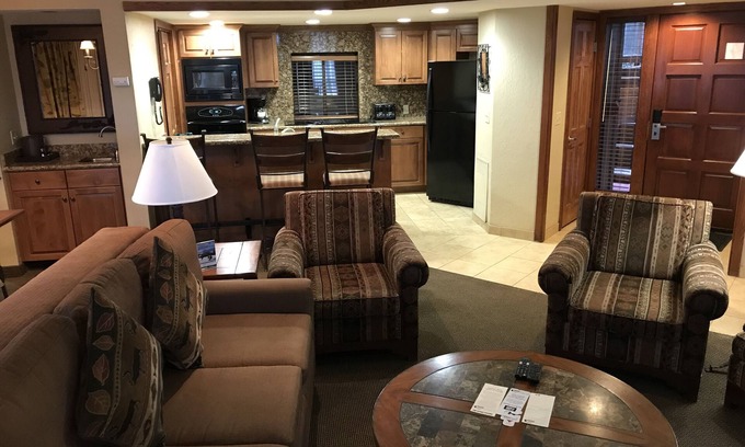Tahoe Village Resort | Top-Rated Ridge Tahoe Resort with Ocean View & Spa