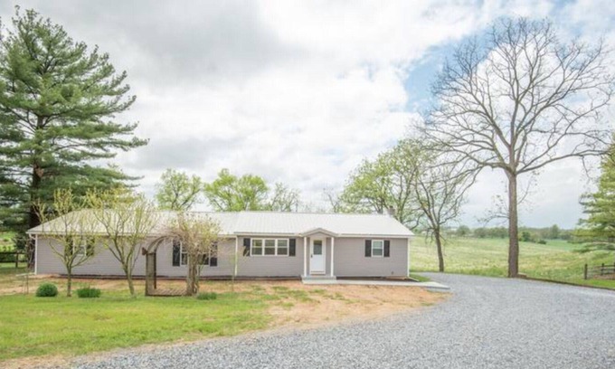 Shippensburg House | Ridges Side Villa with Hot tub | 3 Bed, 2 Bath