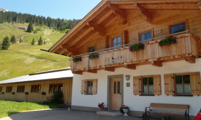 Tauer House | Discover Riepleralm: Pet-Friendly Retreat with Top Ratings