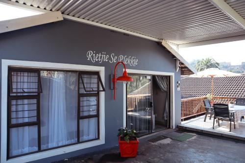 Amanzimtoti Apartment | Discover Rietjie Se Plekkie: Family-Friendly Retreat with 9.3 Rating