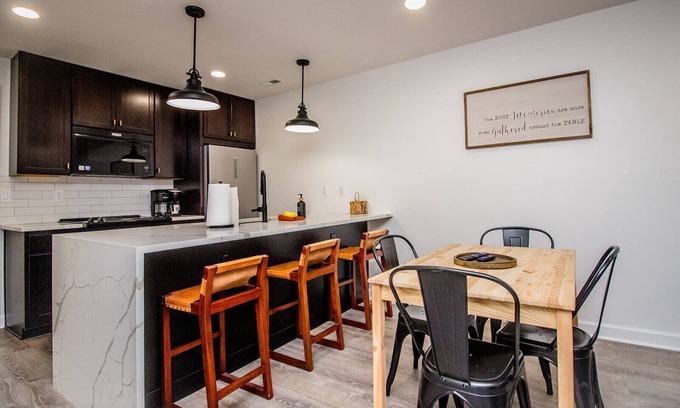 Manhattan Condo | Family Condo Near Bill Snyder Stadium with Pool Access