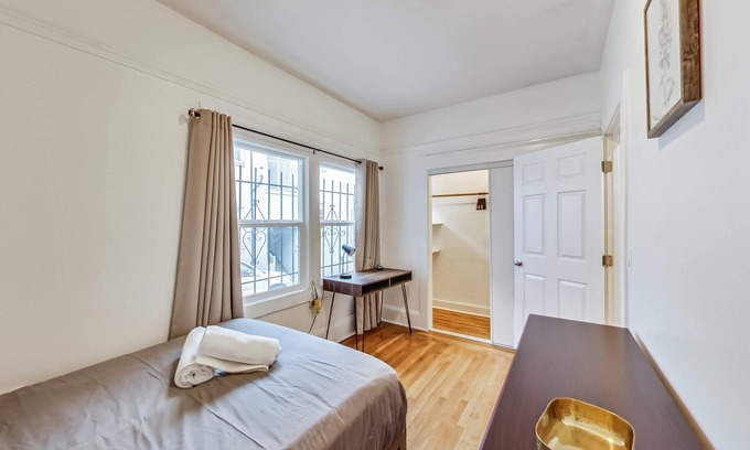 Berkeley Apartment | Convenient 2BR Retreat Right Across From Campus!