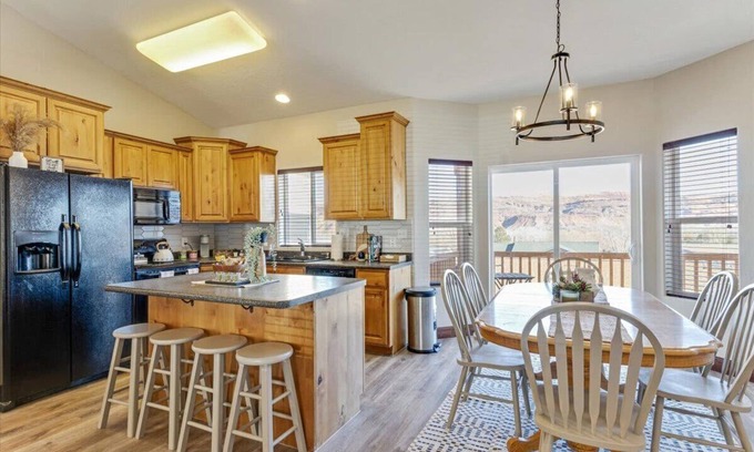 Moab House | Right by Off Roading Trails, Close to Main St!