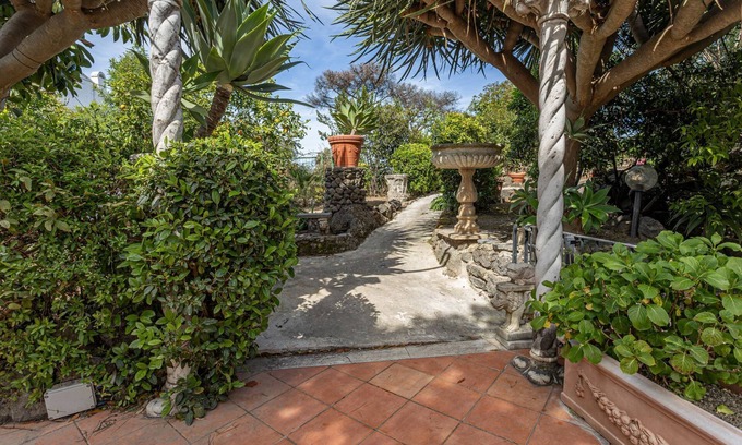 Ischia Porto Villa | Right in the center of Ischia, the ideal villa for comfortable exclusive vacations