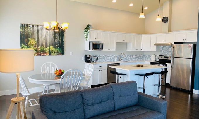 Ladysmith Condo | Prime Location Steps from Bakeries & Beach, Rated 10/10
