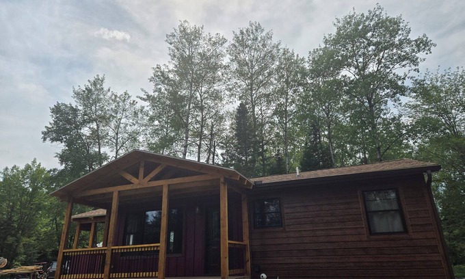 Winter Cabin | Right on the Tuscobia Trail Cozy 2-bedroom cabin in Winter with WiFi, AC