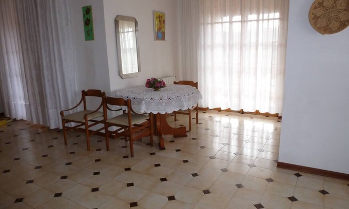 Iglesias Apartment | Rilassati nella Nostra Suite Giulia: Un Ambiente Familiare Vicino al Centro