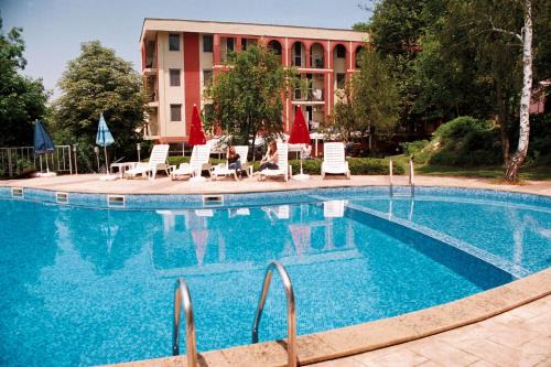 Kiten Hotel | Explore Rilena Hotel: Oceanfront Retreat with Pool & Dining