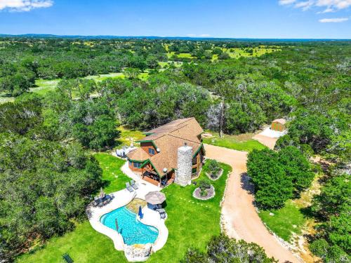 Blanco House | Delightful Rim Rock Cabin: 4-Star Retreat with Pool
