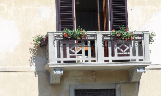 San Gimignano Apartment | Discover Rina's Balcony: Guest Rated 10/10 in San Gimignano