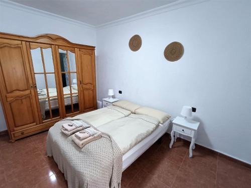 Montijos House | Discover Rincón de Joel: Private Bathroom & Family-Friendly Stay