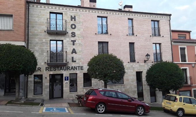 Almazan Hotel | Welcoming Rincón del Nazareno: Family-Friendly Getaway