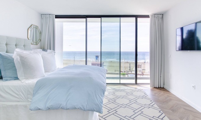Rincon de la Victoria House | Rincon Del Mar: Oceanfront Retreat with Stunning Amenities