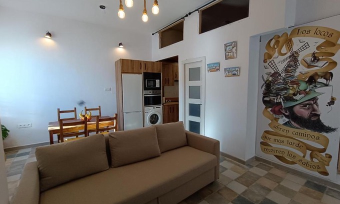 Campo de Criptana House | Discover Rincones de Darío: Family-Friendly Retreat Awaits