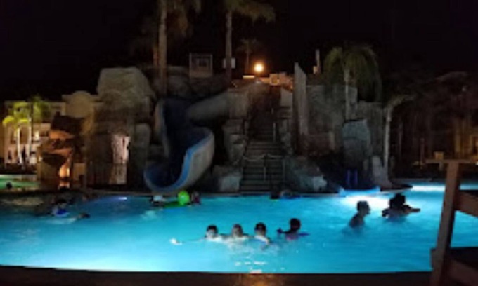 Palm Springs Resort | Celebrate New Year's in Vibrant Palm Springs Getaway