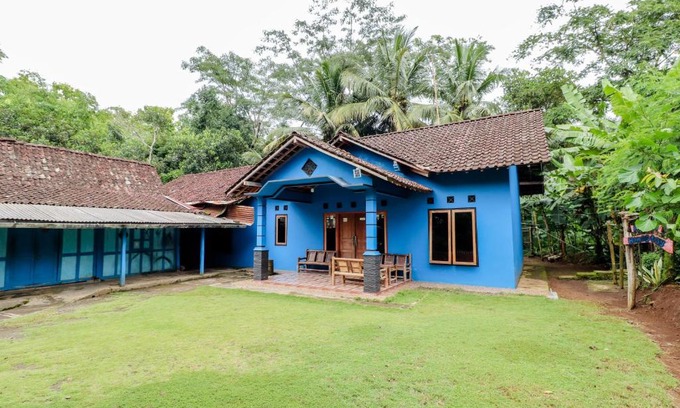 Kalirejo Hotel | Cozy Ringin Guesthouse with Delightful Breakfast Included