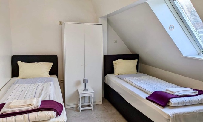Neumuenster House | Ringstraße 37 W4 - 2 bedrooms with 2 bathrooms