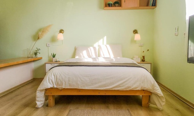 Arad House | Stunning Rio Desert View Apartment - Guest Rated 10/10