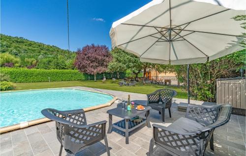 Castel Focognano House | Rio Verde: Family-Friendly Retreat with Pool and Pets Welcome
