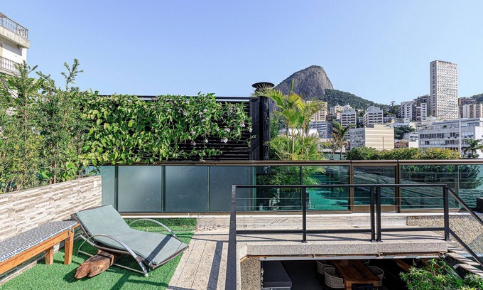 Leblon Apartment | Stylish Triplex Penthouse with Pool in Leblon