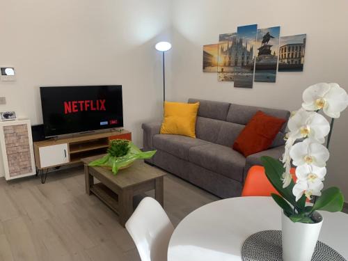 Vigentino Apartment | Stylish Ripa150: Family-Friendly Apartment in Milano