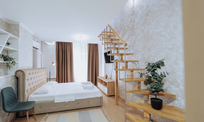Riscani Apartment | Riscani Cozy Apt with Balcony