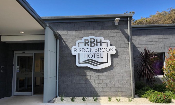 Risdon Hotel | Discover Risdon Brook Hotel: Family-Friendly & Accessible Stay