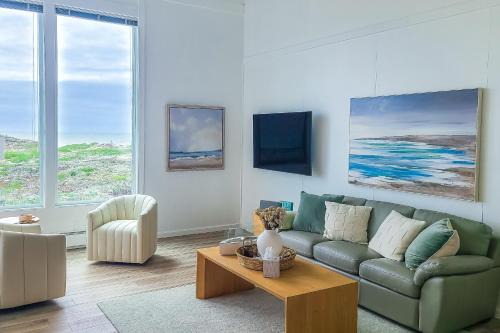 Castroville House | Experience Comfort at Rita's-by-the-Sea with Pool & Hot Tub