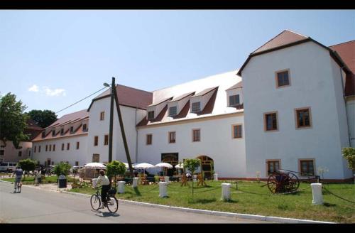 Belgern Hotel | Enjoy Family-Friendly Comfort at Rittergut Dröschkau