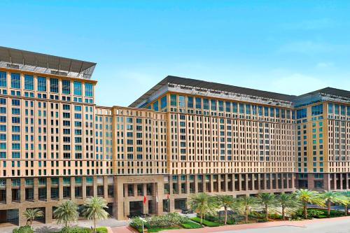 Trade Center Hotel | Elegant Ritz Carlton DIFC in Downtown Dubai Awaits You