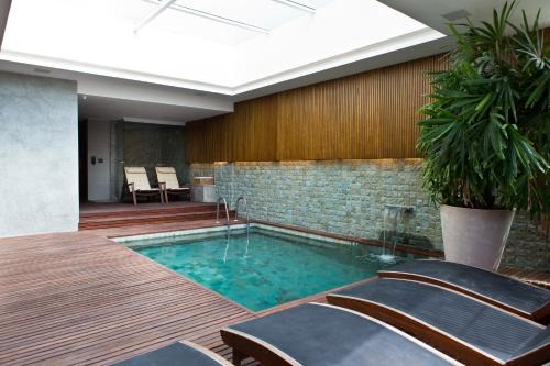 Leblon Hotel | Ritz Leblon: 4-Star Ocean View Hotel with Pool & Hot Tub